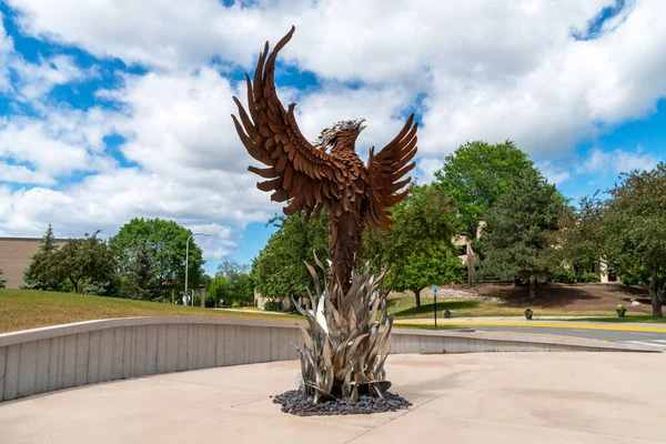 Green Bay Usa Giugno 2021 Scultura Phoenix Nel Campus Dell — Foto Stock