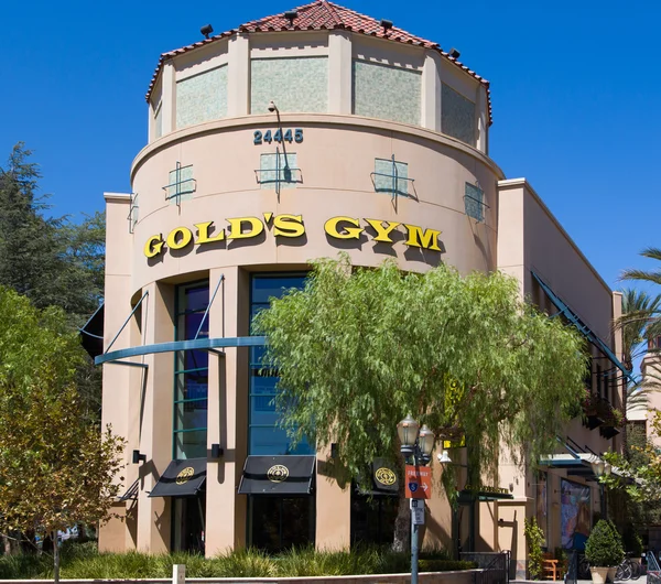 Gold's Gym Exterior. — Stock Photo, Image