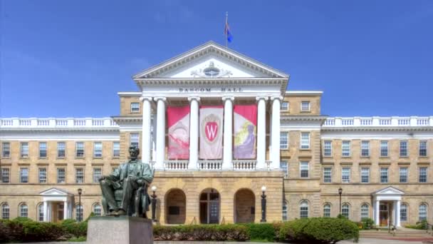 Bascom Hall no campus da Universidade de Wisconsin-Madison — Vídeo de Stock