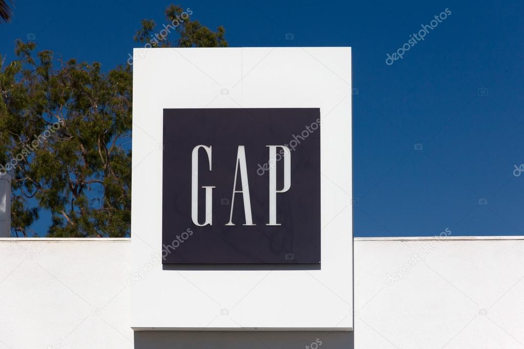 Gap Storefront Exterior – Stock Editorial Photo © wolterke #54717395