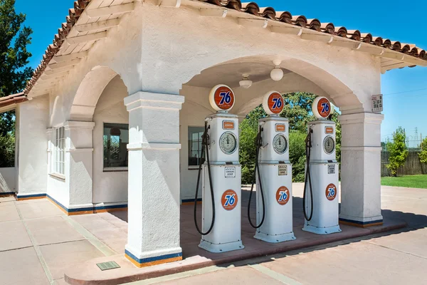 老式联盟 76 加油站在美国 — 图库照片
