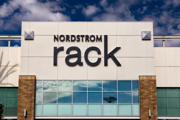 Nordstrom Rack Retail Store Exterior — Stock Photo, Image