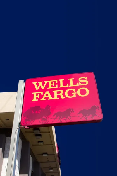 Wells fargo bank zewnętrzne — Zdjęcie stockowe