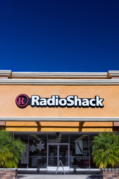 Экстерьер магазина RadioShack

