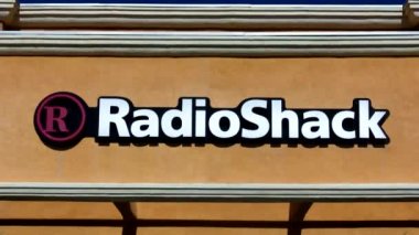 RadioShack perakende mağazası dış cephe