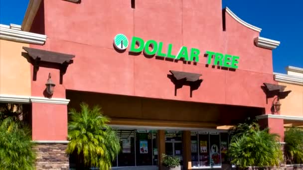 Dollar Tree Store Exterior — Vídeos de Stock