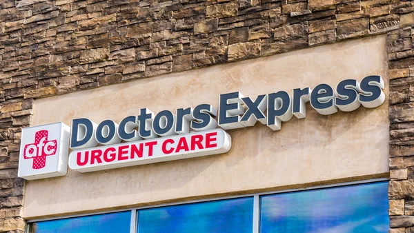 AFC Doctors Express Urgent Care Exterior — Stock Photo, Image