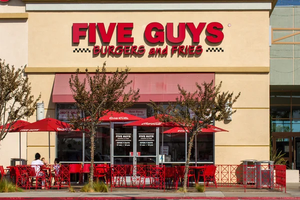 Restaurant Five Guys Extérieur — Photo