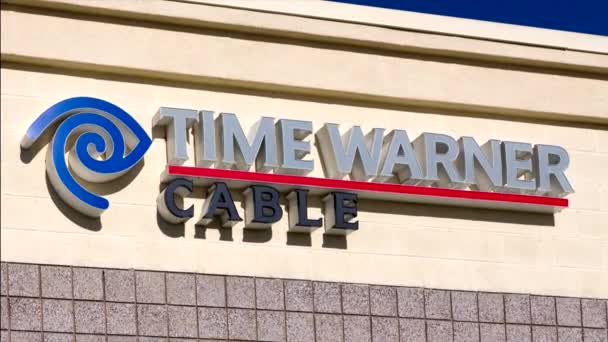Time Warner Construcción de cables y logotipo — Vídeo de stock