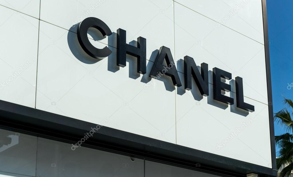 Chanel Retail Store Exterior – Stock Editorial Photo © wolterke #61513343