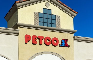 Petsmart depo dış görünümünde
