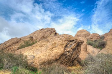 Vasquez Rocks doğal alan Park yağmurdan sonra