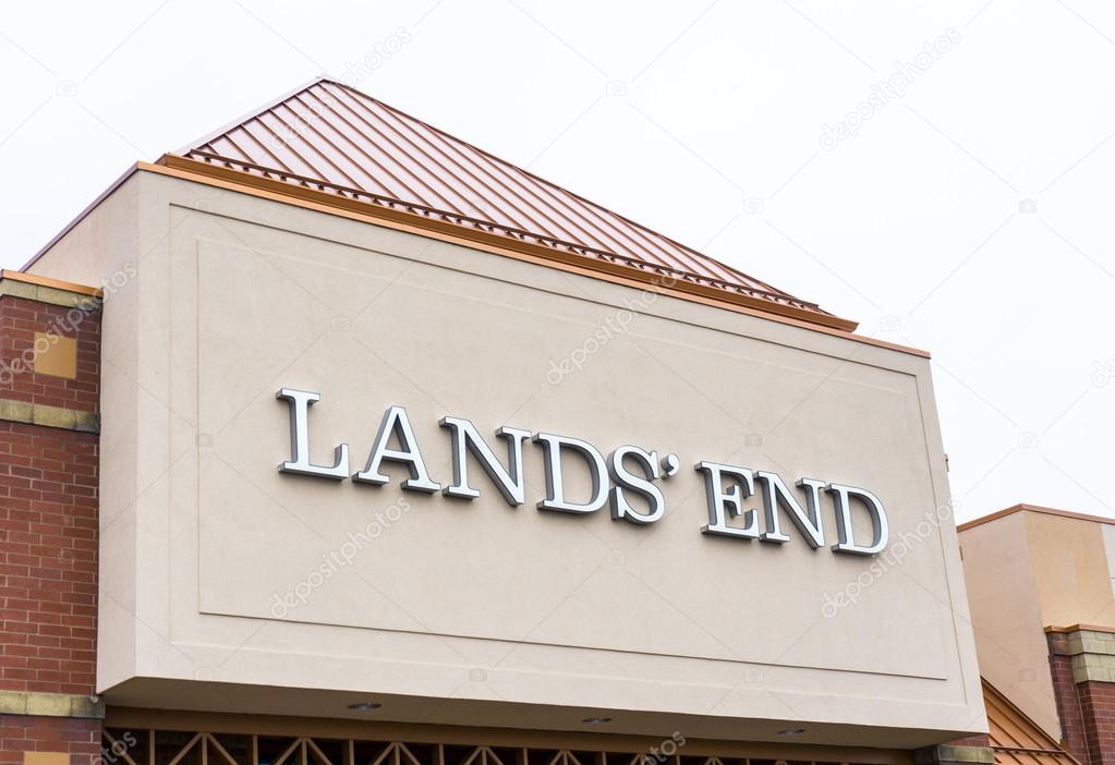RICHFIELD, MN,  USA, JANUARY 17, 2015. Land's End retail store exterior. Lands' End is an American clothing retailer that specializes in casual clothing, luggage, and home furnishings.