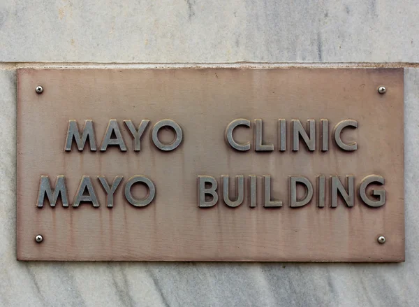 De Mayo Clinic ingang en teken — Stockfoto