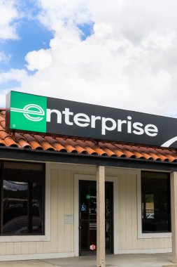 Enterprise Rent-a-Car işareti ve mağaza dikey görüntü