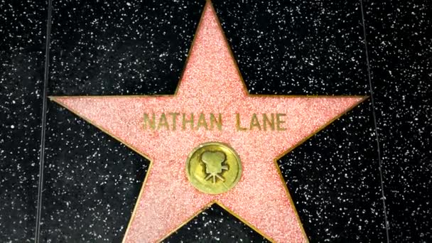 Натан Лейн зірка на Голлівудській алеї слави — стокове відео