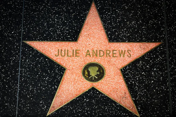 Julie Andrews estrella en el Paseo de la Fama de Hollywood — Foto de Stock