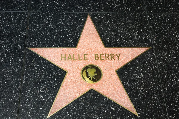 Hale Berry Star on the Hollywood Walk of Fame — Stock Photo, Image