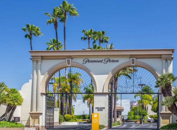 Paramount Pictures Entrada y signo — Foto de Stock