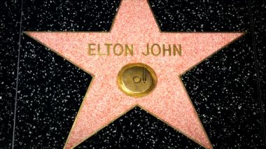 Elton John yıldızı Hollywood Walk of Fame.