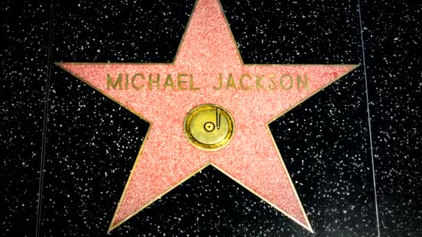 Michael Jackson star on the Hollywood walk of fame. — Stock Video