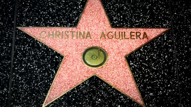 Christina Aguilera star on the Hollywood walk of fame. — Stock Video