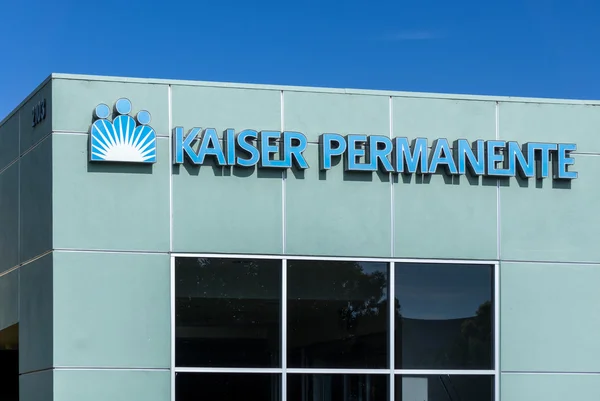 Kaiser Permanente tıbbi bakım Binası — Stok fotoğraf