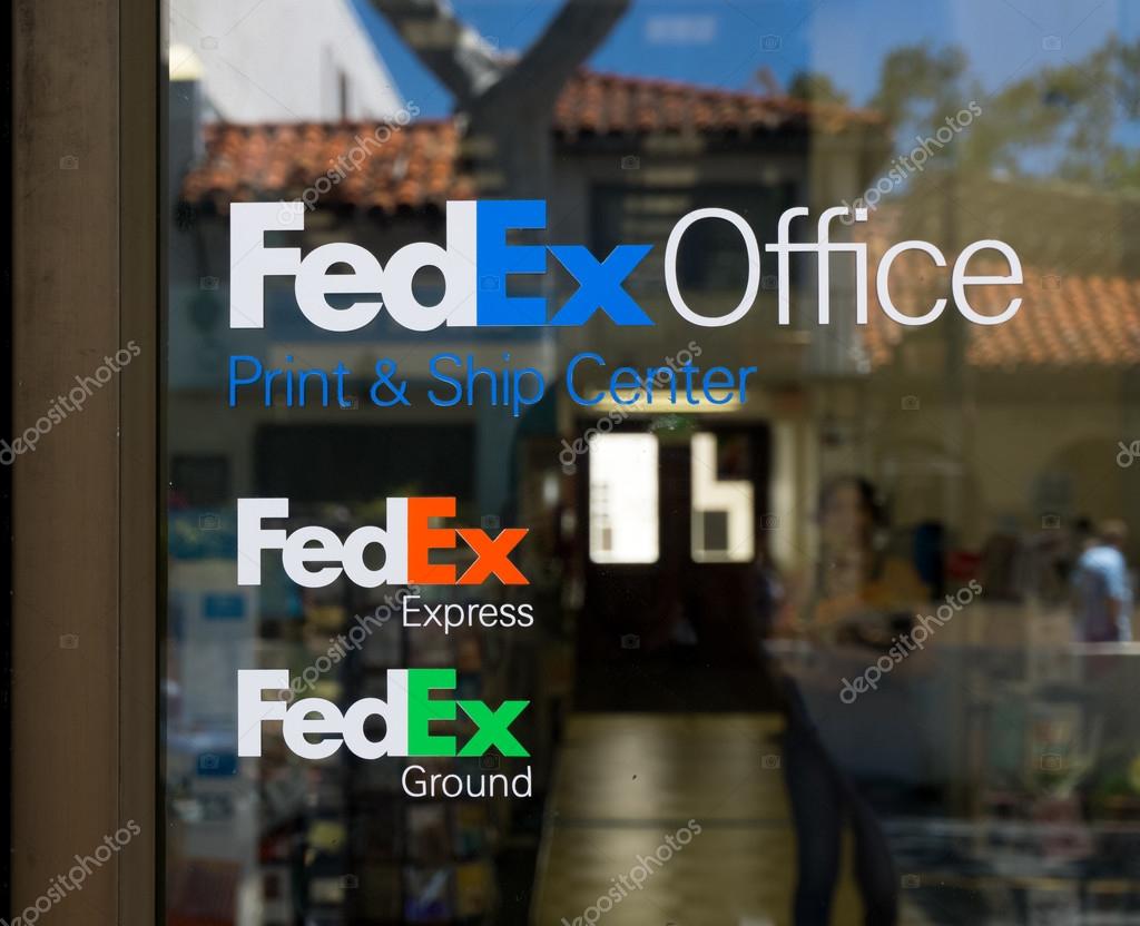 SANTA BARBARA, CA,USA, JULY 26, 2015. FedEx Office Building. FedEx Office is a chain of stores  providing a retail outlet for FedEx Express and FedEx Ground shipping, as well as printing, copying, and binding services.