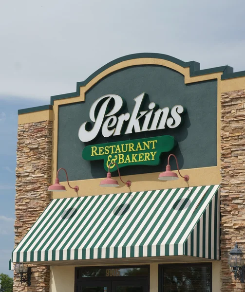 Ресторан и пекарня Perkins внешний вид и логотип — стоковое фото
