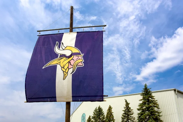 Minnesota Vikings Practice Facility and Flag — Stock Photo, Image