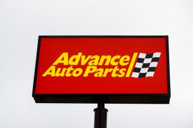 Advance otomobil parçaları saklamak işareti ve Logo