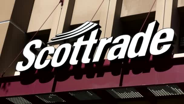 Señal y logotipo exterior de Scottrade — Vídeo de stock