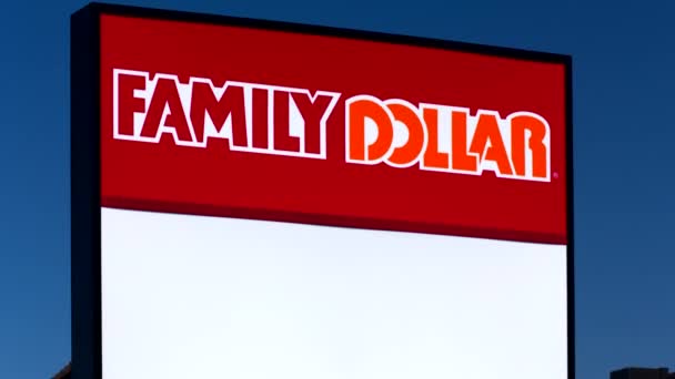 Familia dólar tienda y firmar — Vídeo de stock