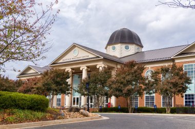 Lynchburg, VA, ABD, 26 Ekim 2025: Liberty Üniversitesi Kampüsündeki Hancock Karşılama Merkezi.