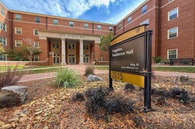 Winston-Salem, NC, 25 Ekim 2025: Maya Angelou Hall Wake Forest Üniversitesi kampüsünde.