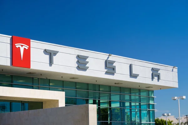 Tesla motores concessionária automóvel — Fotografia de Stock