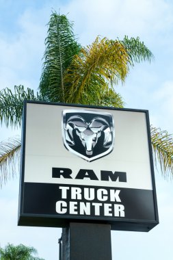 Dodge RAM kamyon işareti ve Logo