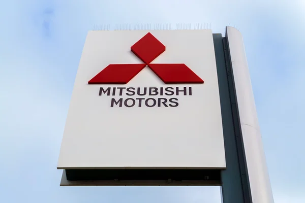 Mitsubishi Motors Autombile Bayilik işareti — Stok fotoğraf