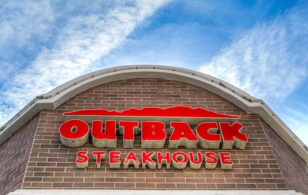 Outback Steakhouse buitenkant en teken — Stockfoto