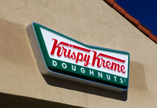 Krispy Kreme Doughnuts zewnętrzne i Logo — Zdjęcie stockowe