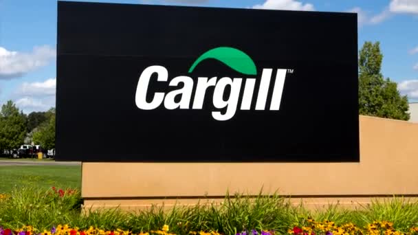 Cargill Unternehmenszentrale und Schild — Stockvideo