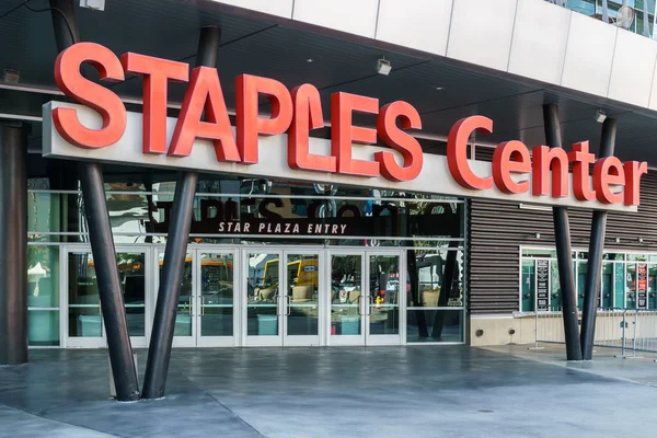 Вхід до арени Staples Center — стокове фото