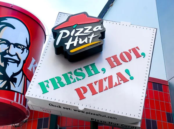 Pizzahütte Restaurant Schild und Logo. — Stockfoto