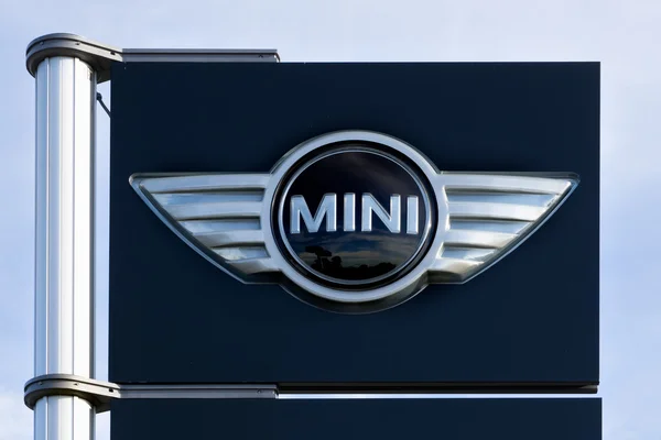 Μίνι Cooper σημάδι αντιπροσωπεία αυτοκινήτων — Φωτογραφία Αρχείου
