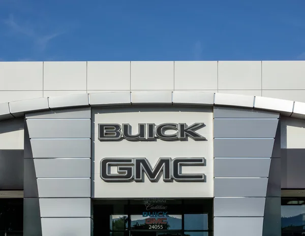 Buick samochodów Gmc dealera zewnętrzne i Logo. — Zdjęcie stockowe