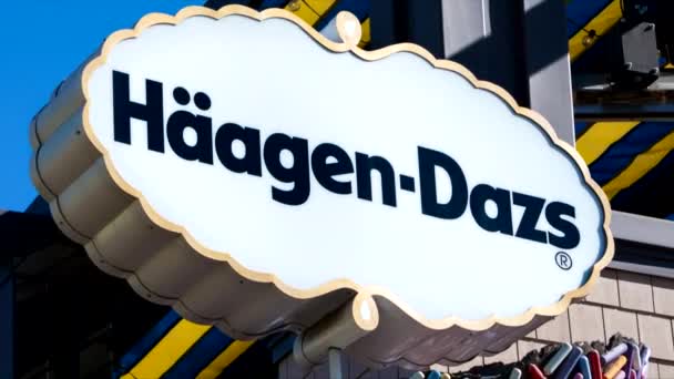 Häagen-Dazs glass butik exteriör — Stockvideo