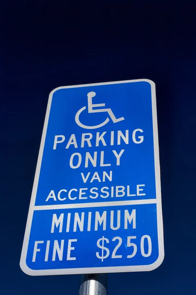 Handicapped parcheggio solo segno — Foto Stock