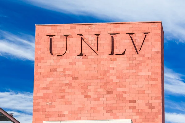 Sinal de campus e logotipo na Universidade de Nevada — Fotografia de Stock