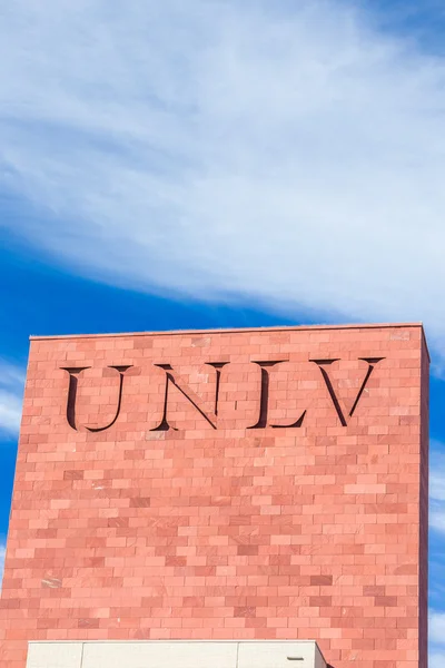 Sinal de campus e logotipo na Universidade de Nevada — Fotografia de Stock