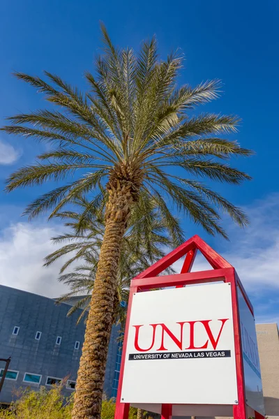 Centrale Campus en teken bij de University of Nevada — Stockfoto